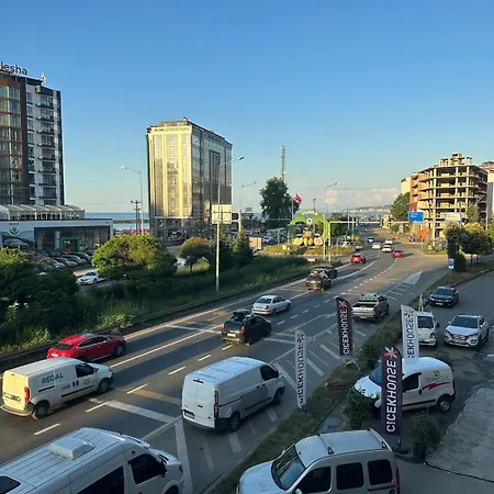 公寓 Manzarali Ev 特拉布宗